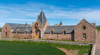 Oriel Windows in East Lothian - Papple Steading - IQ Projects