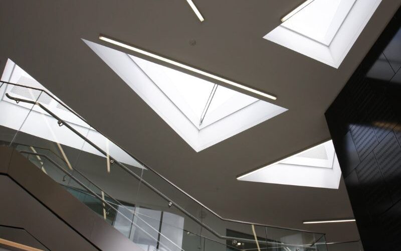 bespoke-glazing-at-hatfield-campus-hertfordshire-university